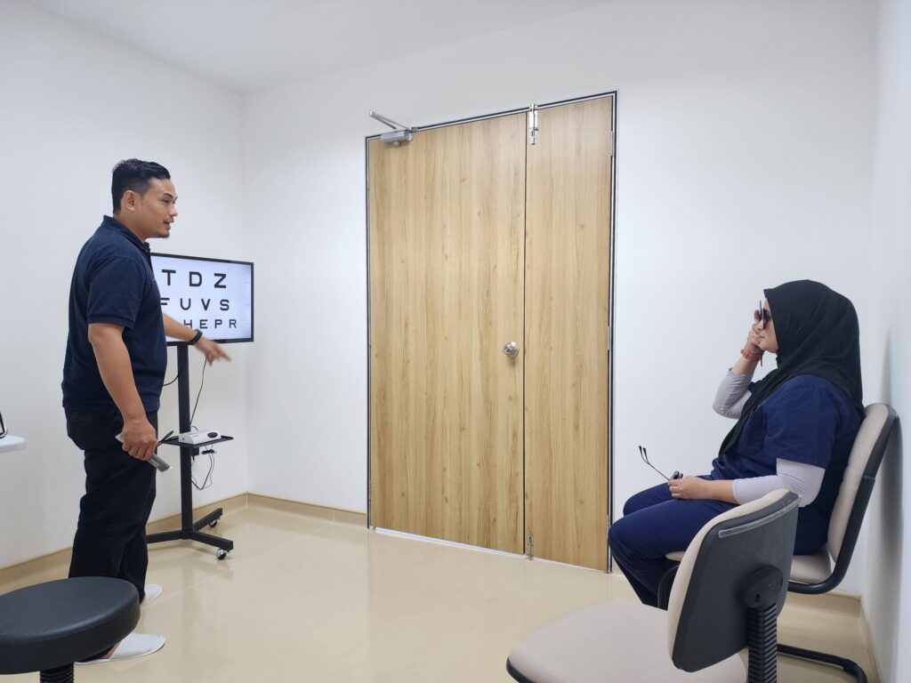 Klinik Pakar Mata Azzahra Eye Centre 8.1